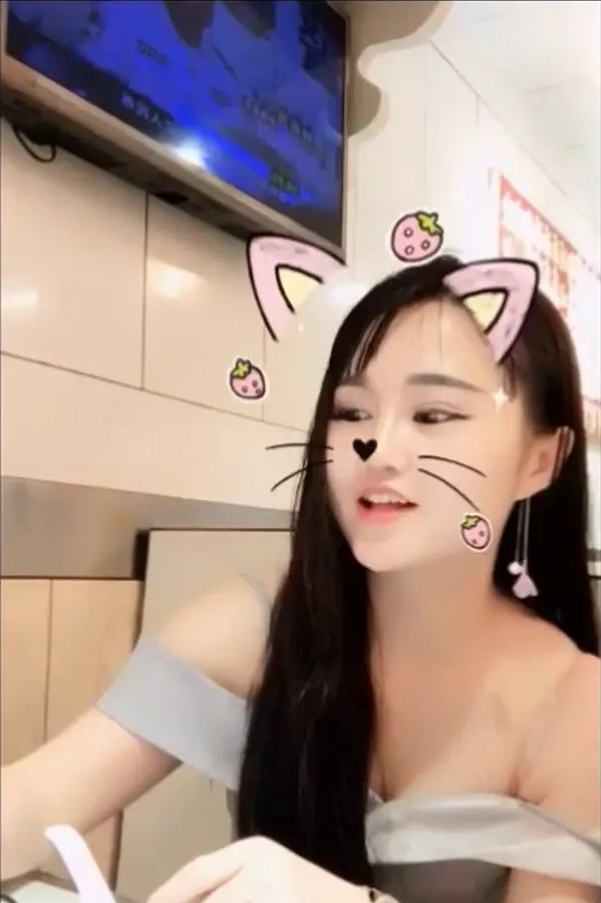 女神96年兼职女主播，净身高165很可爱 香嫩美腿