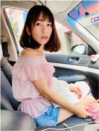 《台湾情侣泄密》声音很嗲小穴很粉的白虎女友