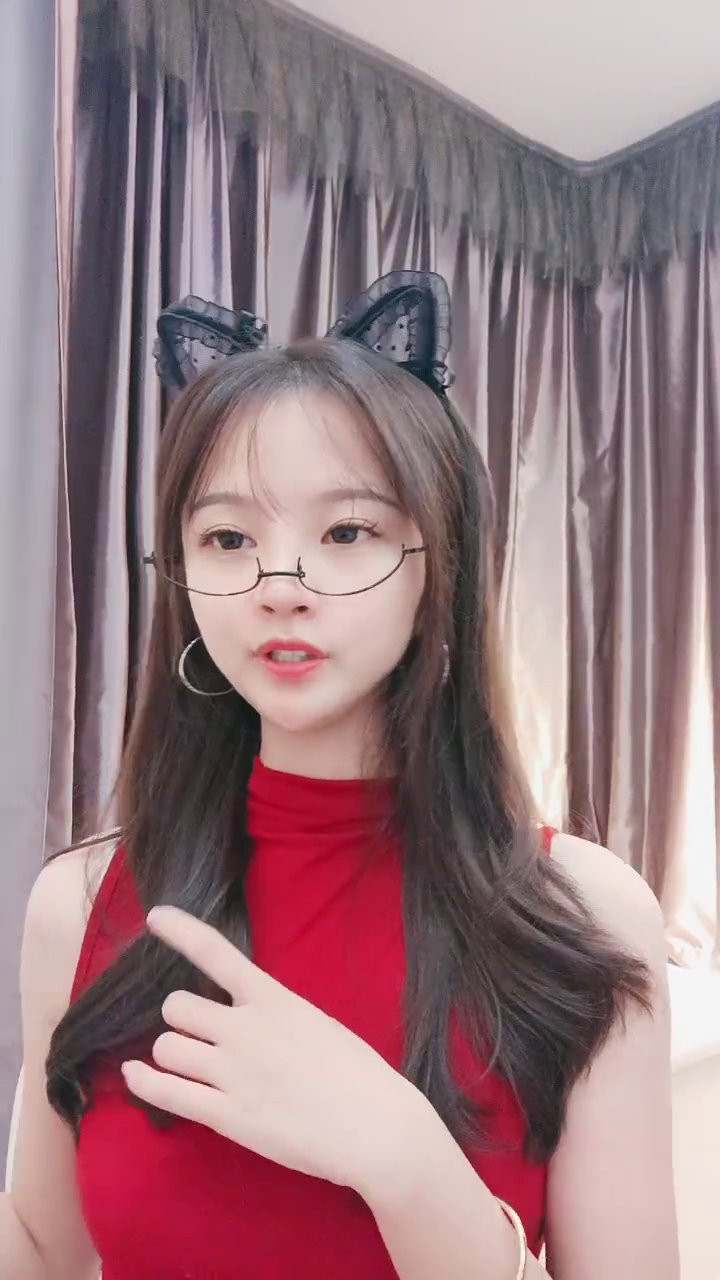 女神姐妹花【兔兔妖妖】性感红衣包臀裙，双女互舔