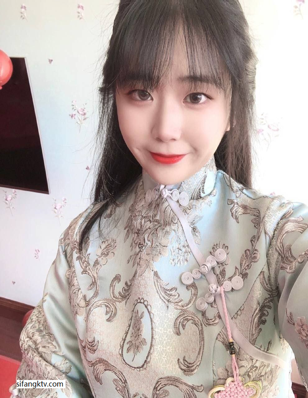 南京大学女友被男友深喉 49p+8v