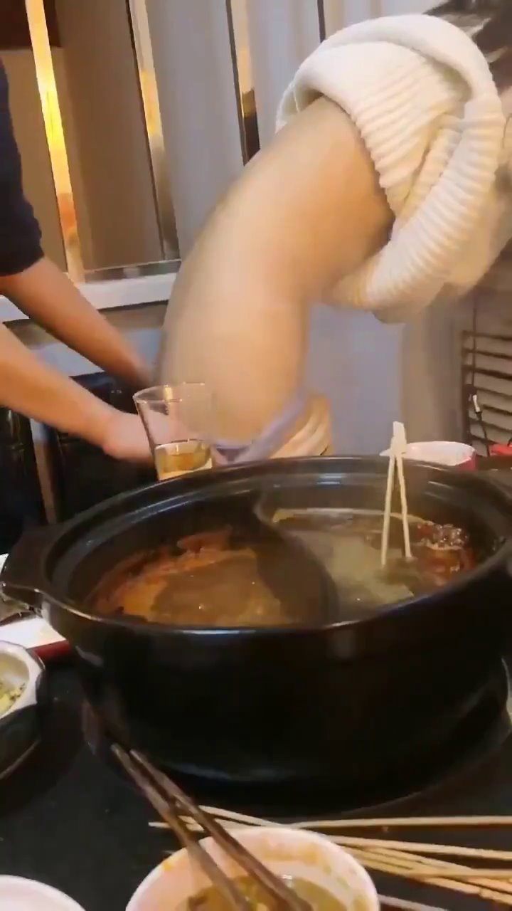 精彩公共场所啪啪被偷拍