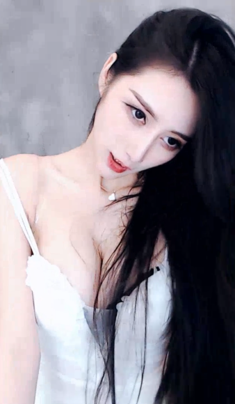 【虎牙斗鱼CC】虎牙车老板万元定制，抖奶，倒水，丝袜