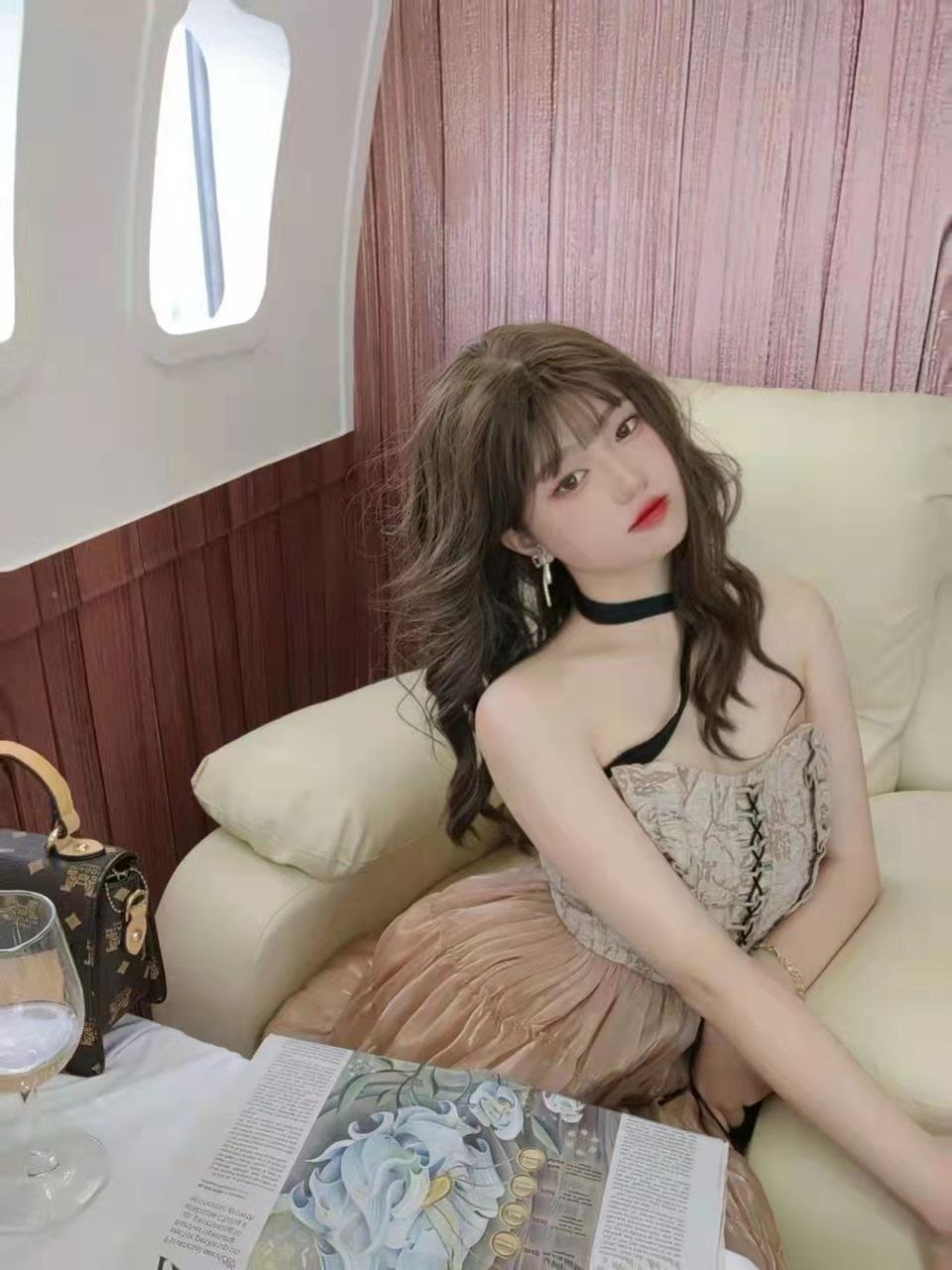 广东某职业学院卡哇伊清纯学生妹酒店露脸3P