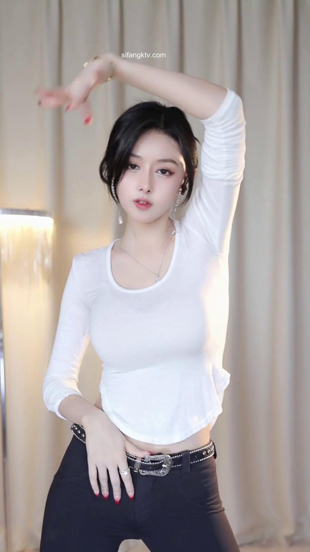 【抖音】小金条 紧凸曲线诱惑 俩咪咪要撑破衣服 隐约半透40V