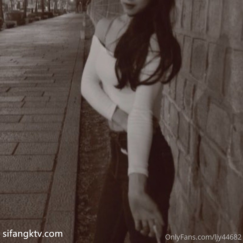 OnlyFans网红CDT闺蜜Ljy解锁私拍3P4P