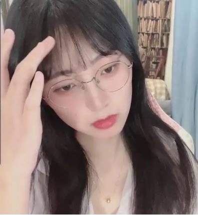 极品眼镜妹~【agnes-sss】清纯外表~长腿黑丝~白领装~全裸跳蛋