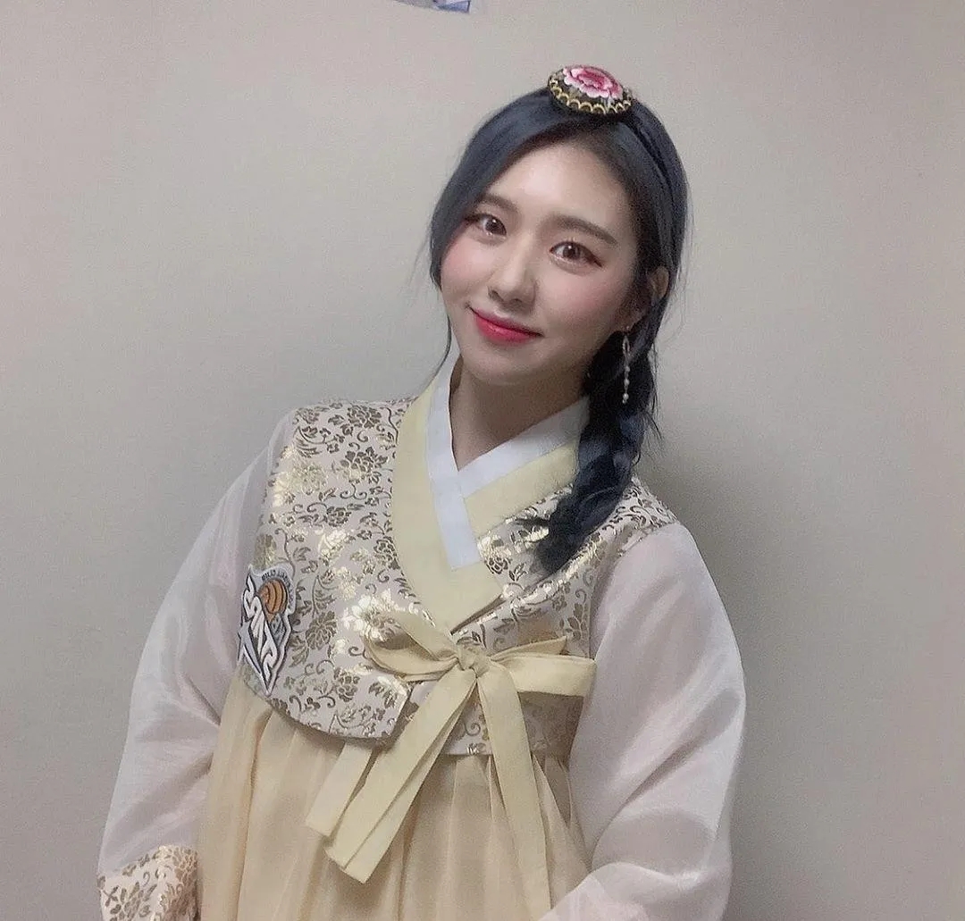 韩国版果条果贷20位极品美女大尺度掰B私拍流出（二）