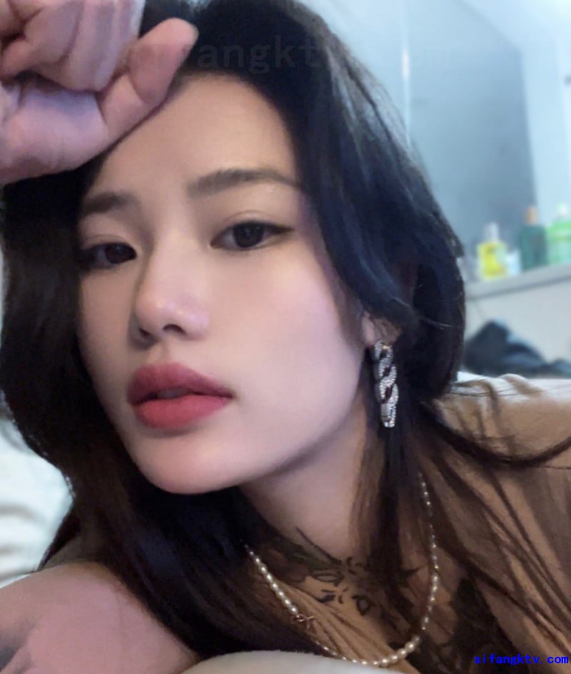 抖音之瓜——极品健身美臀身材刺青阿诗啪啪后入自拍！