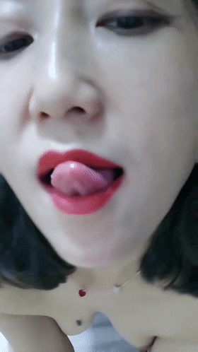 极品熟女 极品有味的熟女，紫薇抠逼，淫语不断，艹起来一定很爽吧！