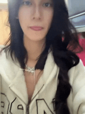 乌鲁木齐05年大学生【杨雅淇】泄密，校园露出喝尿裸聊