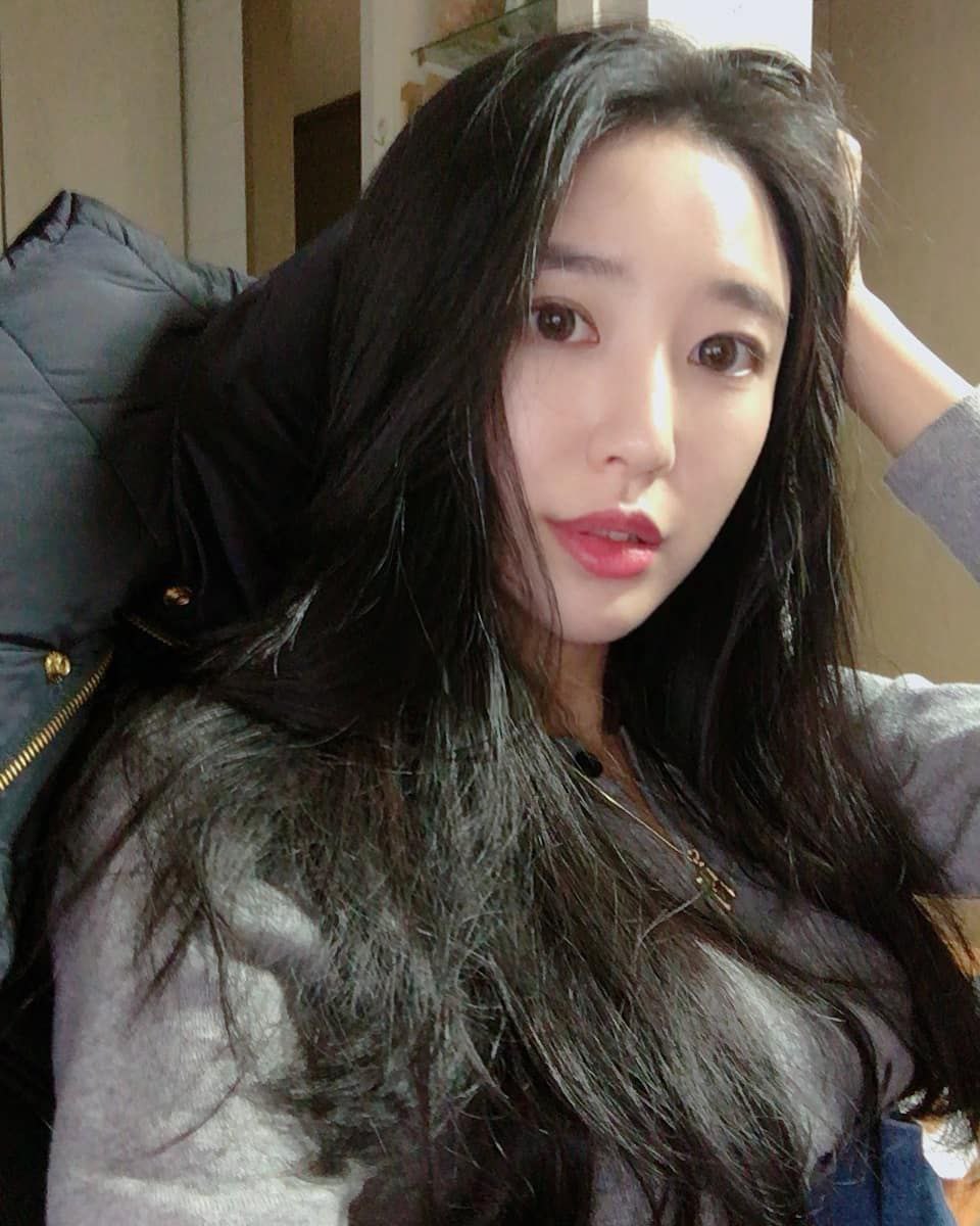 【私密泄露】极品韩国服装品牌博主反差婊性爱被渣男偷拍