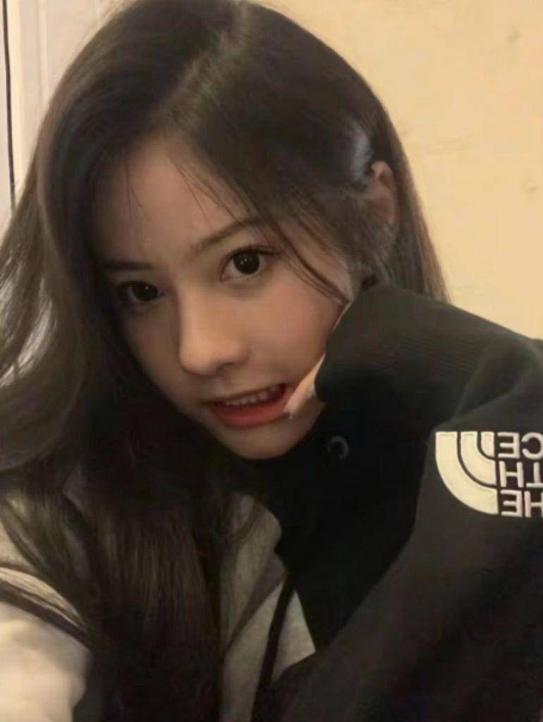 推特博主一杆钢枪新作惊现抖音网❤️阿凡琦❤️衣服和呻吟声被各路网友实锤