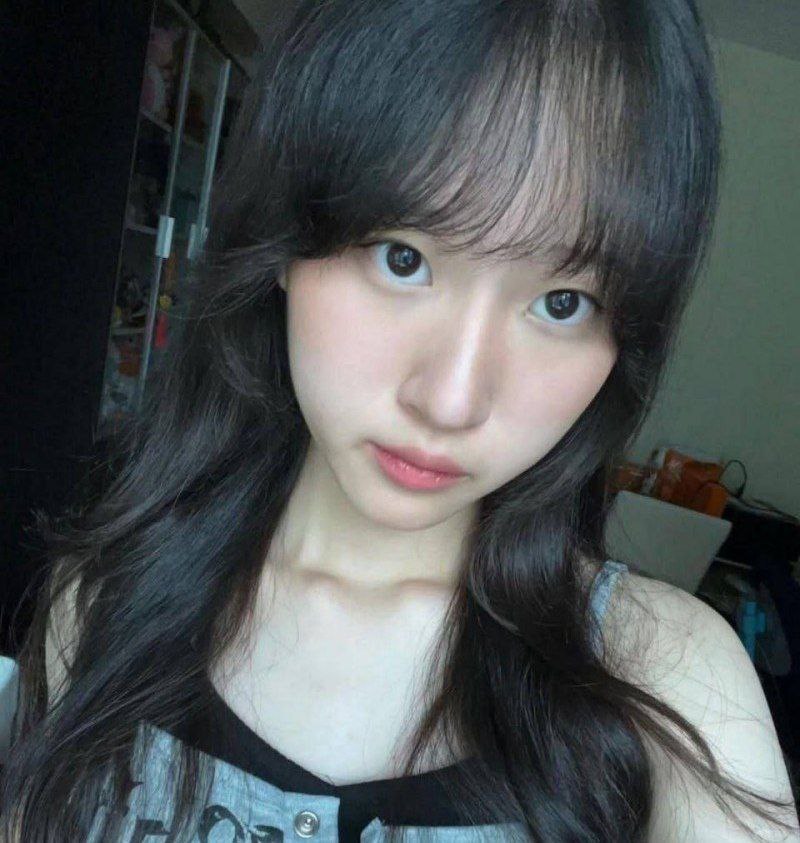 香港圣母书院女子中学反差女高中生❤️徐艺菲❤️分手后被渣男流出！