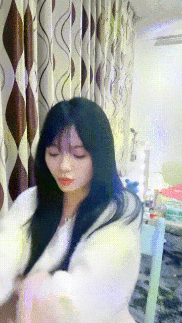 【许伊子】盛世容颜 顶级欲姐 白皙玉体全裸诱惑抠逼道具自慰