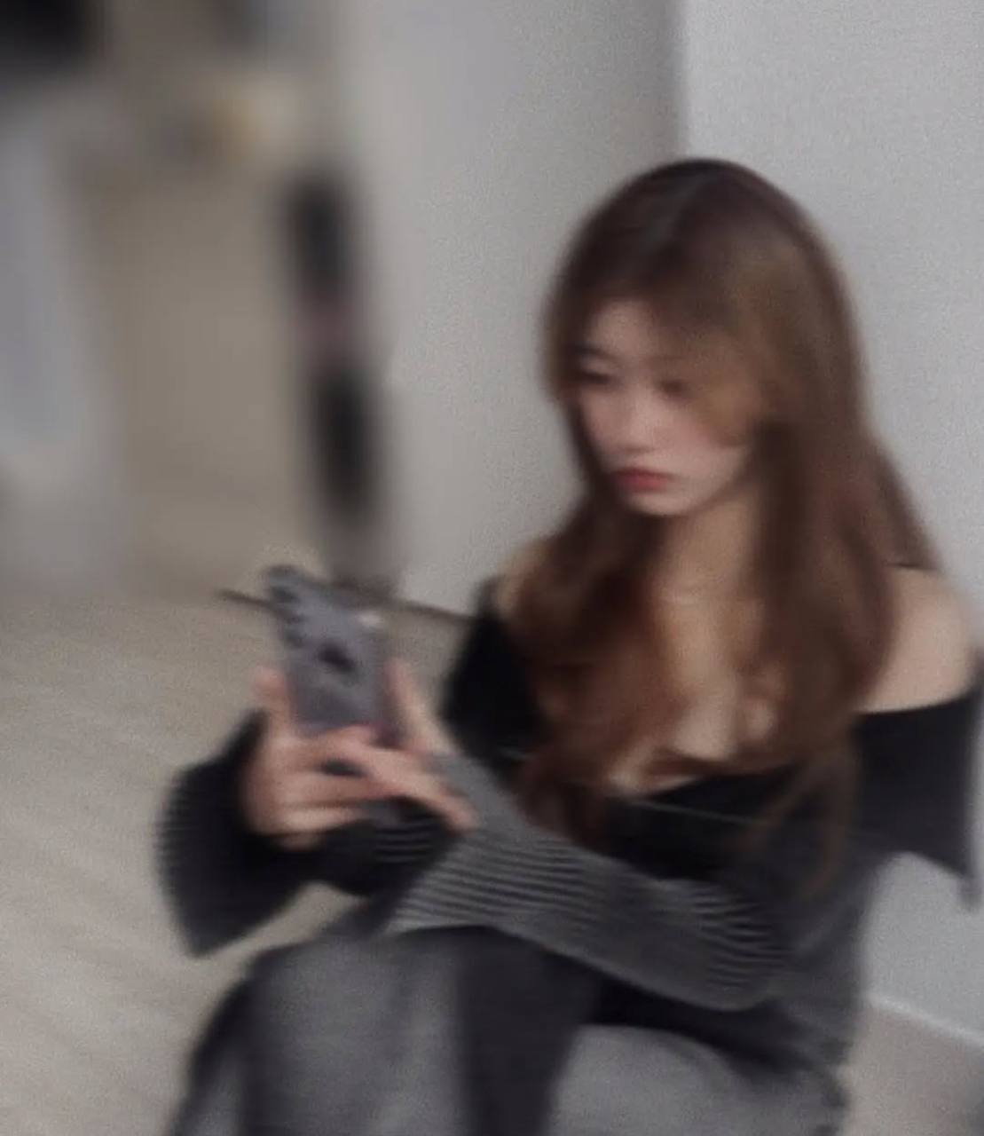 极度反差04年女大学生与男友性爱自拍流出，自慰激情啪啪非常母狗(60V)