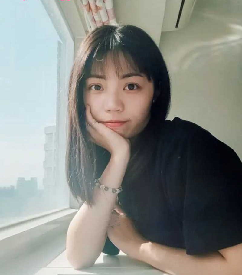 台北国立大学短发正妹林雪儿情侣私拍泄密⭐护理系乖乖女卖力深喉被男友爆操叫床无比甜腻！