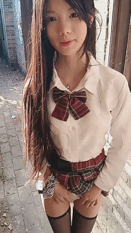 ❤️√ 【水嫩宝宝】农村07年美少女 户外跳蛋 沟搭隔壁油腻大叔 舔逼 真润 放得开 3V