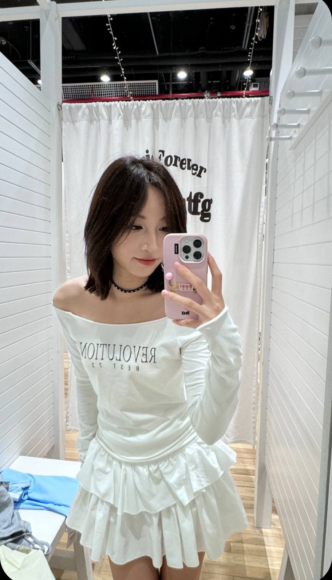 【S级泄密】武汉科技大学情侣宿舍上铺啪啪，腰细屁股圆肤白人间极品尤物,大学公共卫生间露出胆子太大了,全校都出名了31V+35P