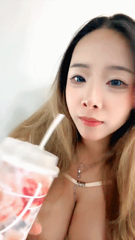 【喵酱今天瘦了吗】巨乳御姐! 奶子超级大~上空抖奶~过瘾!9V