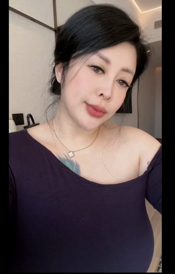 【抖音巨乳】刘海螺 无套喷水啪啪后入 露点道具插逼福利【20V】【852M】