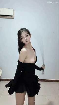推特新晋福利姬 qiqi 超香裸舞神仙颜值自慰喷水 起飞福利【25V16P】