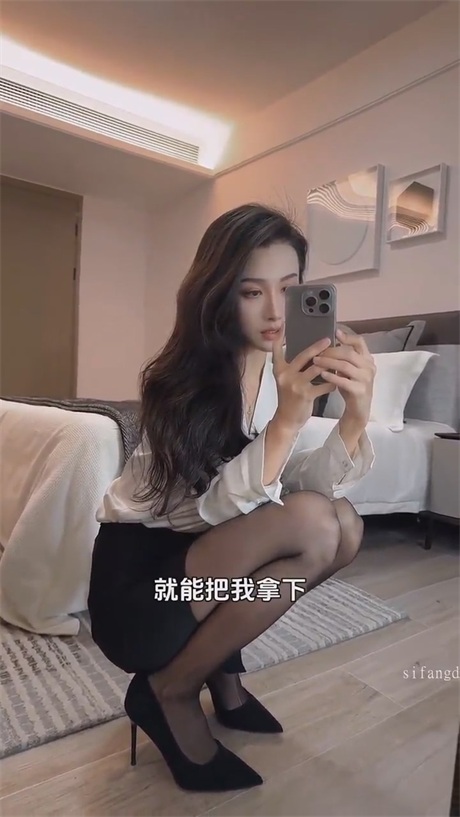 ❣️推荐❣️抖音骚逼少妇【大栗】好身材大长腿,颜值够顶,大尺度掰逼诱惑,奶大逼粉,少毛蝴蝶逼6V
